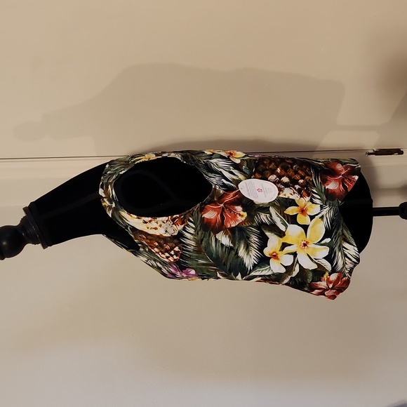 Hilo Hattie Tank Top - Picture 2 of 5